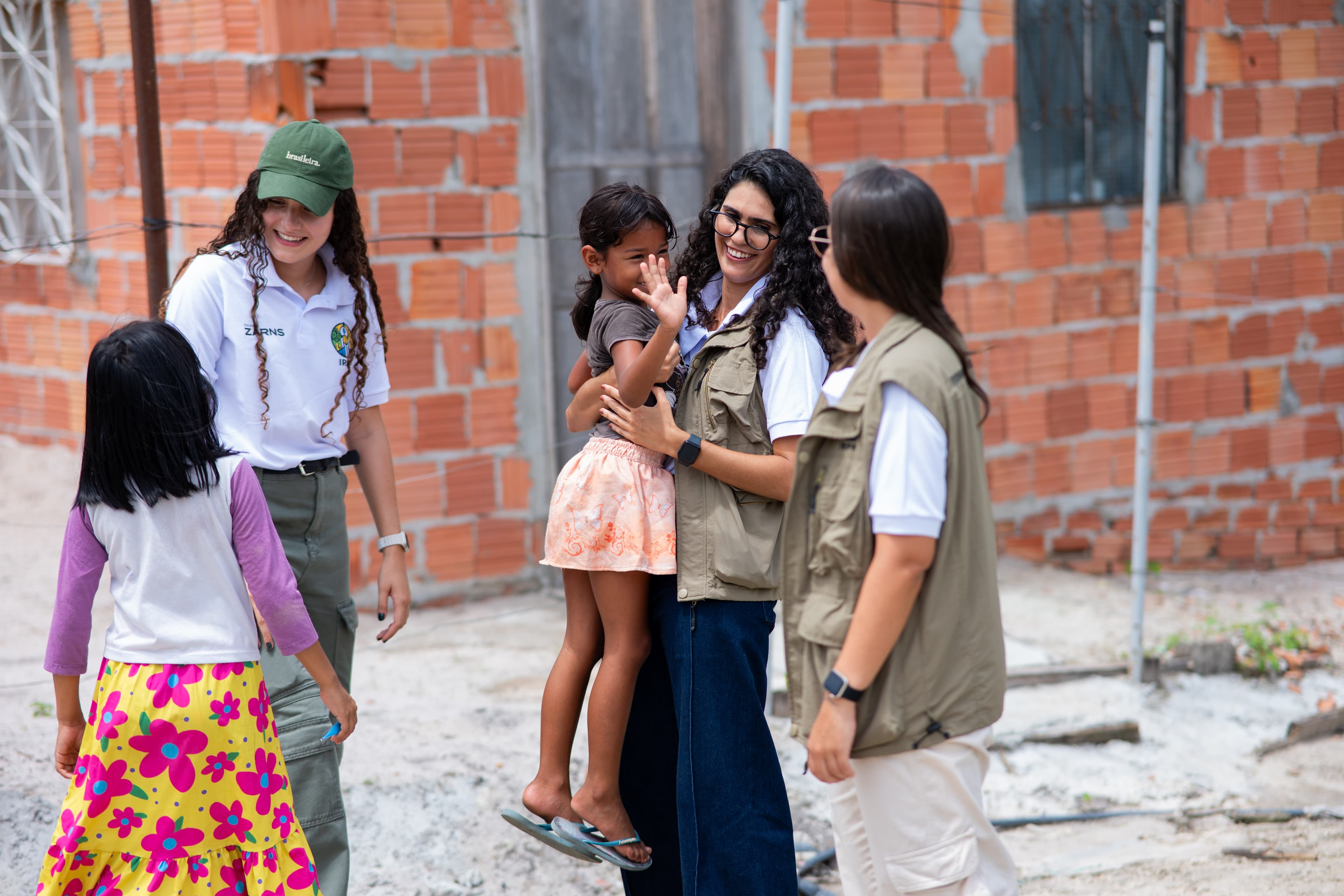 Equipe IRPP em atendimento e preparação de kits para impacto social em saúde
